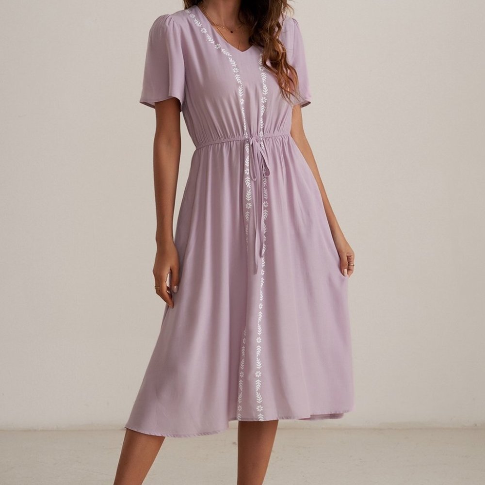 Petallush Mauve Short Sleeve V Neck Tie Waist Floral Print Midi Dress w/ Pocket